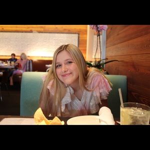 Meet your Posher, Izzy